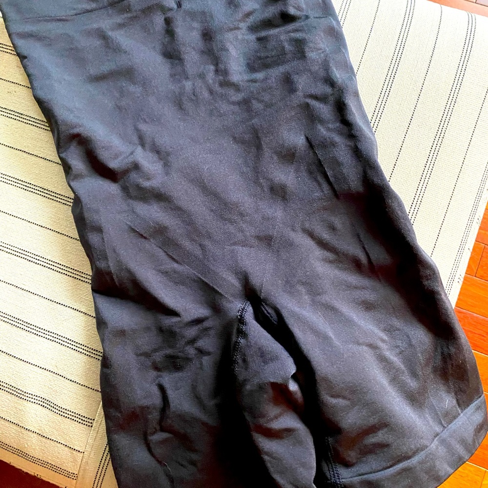 Skims black mid thigh spanx